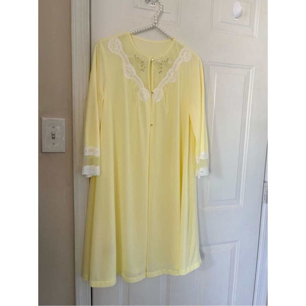 VTG Sears Pastel Yellow Nylon Mesh Lace Short Robe Size M - Picture 11 of 12
